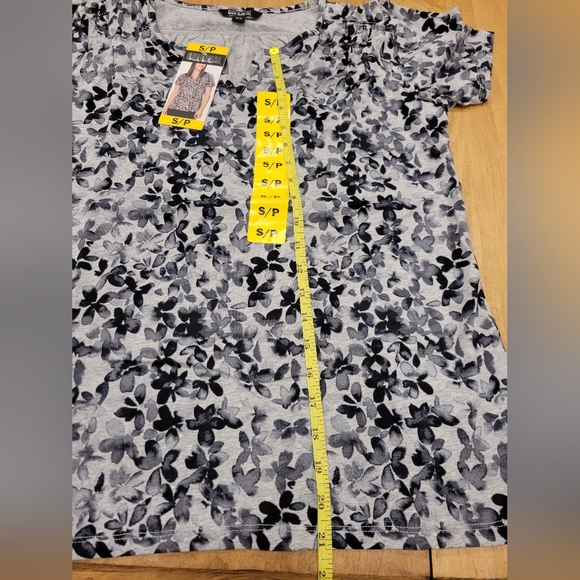 Nicole Miller - Grey Floral Top - S - Picture 2 of 3